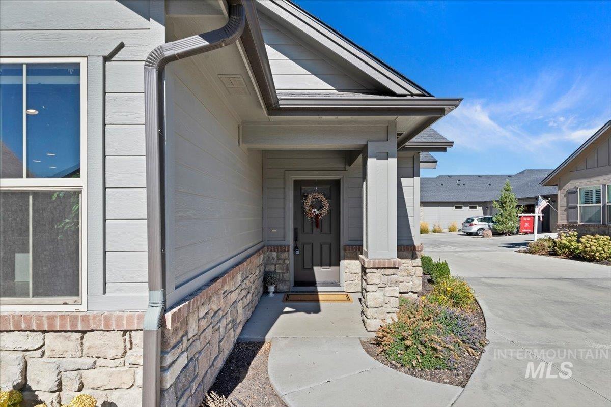 4241 N Bellina Lane, Meridian, Idaho 83642, 2 Bedrooms, 2 Bathrooms, Residential For Sale, Price $469,900,MLS 99002520