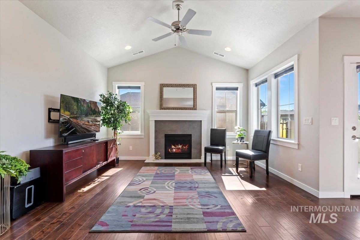 4241 N Bellina Lane, Meridian, Idaho 83642, 2 Bedrooms, 2 Bathrooms, Residential For Sale, Price $469,900,MLS 99002520
