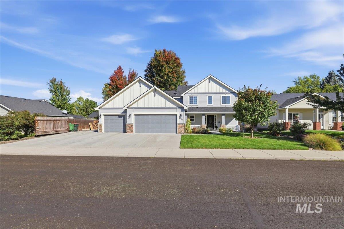 2082 E Glasgow St, Meridian, Idaho 83646, 4 Bedrooms, 2.5 Bathrooms, Residential For Sale, Price $615,000,MLS 99002521