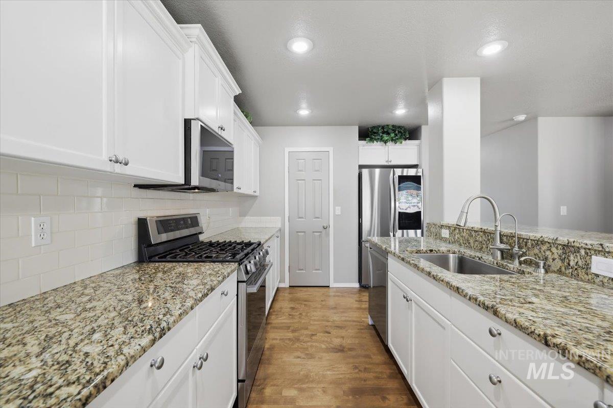 2082 E Glasgow St, Meridian, Idaho 83646, 4 Bedrooms, 2.5 Bathrooms, Residential For Sale, Price $615,000,MLS 99002521