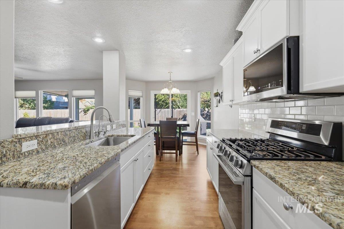 2082 E Glasgow St, Meridian, Idaho 83646, 4 Bedrooms, 2.5 Bathrooms, Residential For Sale, Price $615,000,MLS 99002521