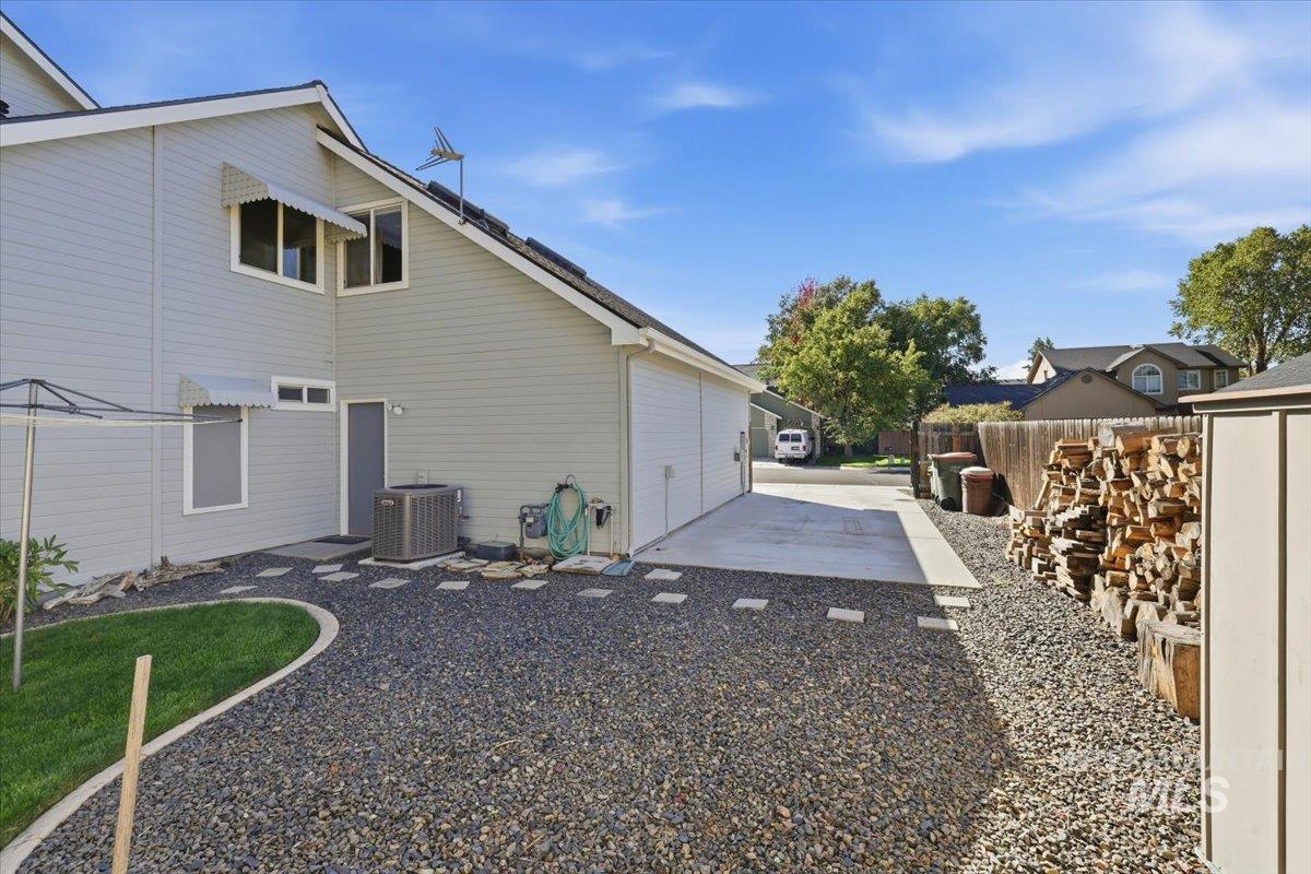 2082 E Glasgow St, Meridian, Idaho 83646, 4 Bedrooms, 2.5 Bathrooms, Residential For Sale, Price $609,900,MLS 99002521