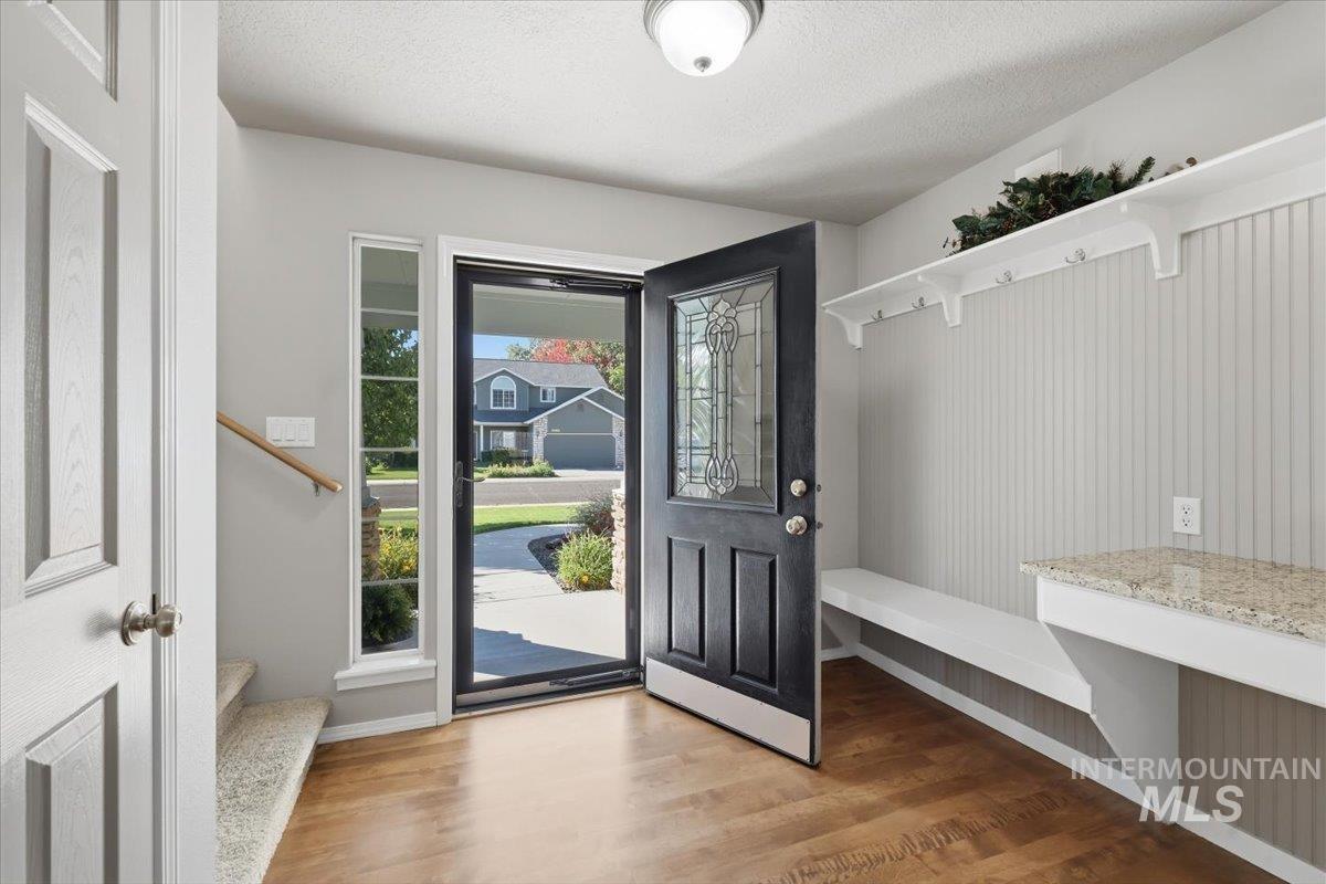 2082 E Glasgow St, Meridian, Idaho 83646, 4 Bedrooms, 2.5 Bathrooms, Residential For Sale, Price $615,000,MLS 99002521