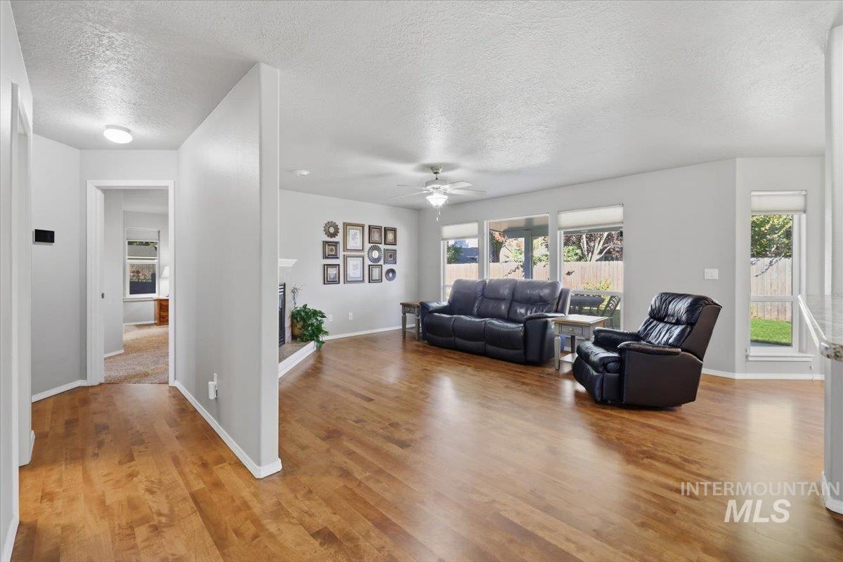 2082 E Glasgow St, Meridian, Idaho 83646, 4 Bedrooms, 2.5 Bathrooms, Residential For Sale, Price $615,000,MLS 99002521