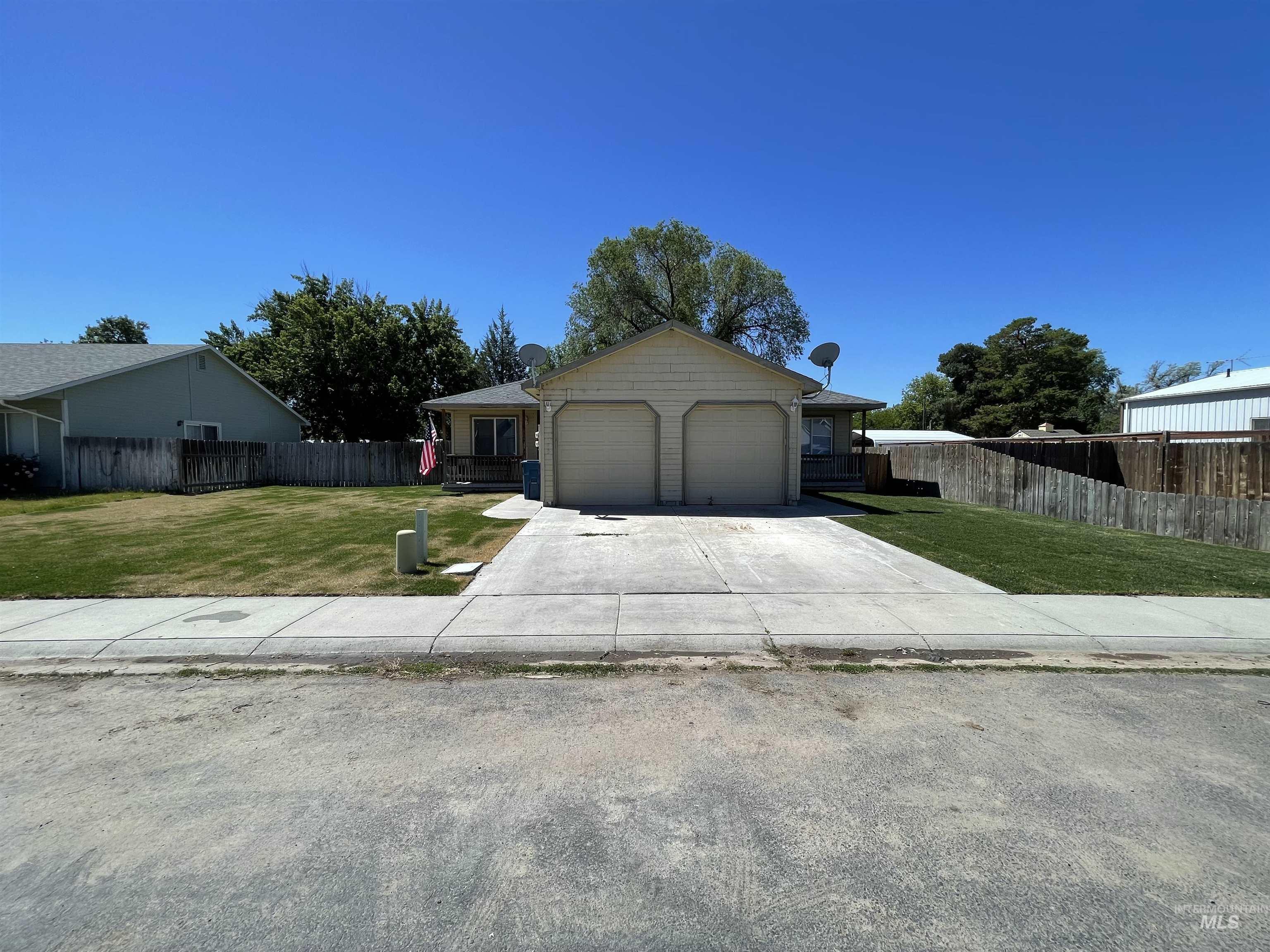1175/1177 SE Freedom Circle, Mountain Home, Idaho 83647, 2 Bedrooms, 2 Bathrooms, Residential Income For Sale, Price $429,900,MLS 99002524