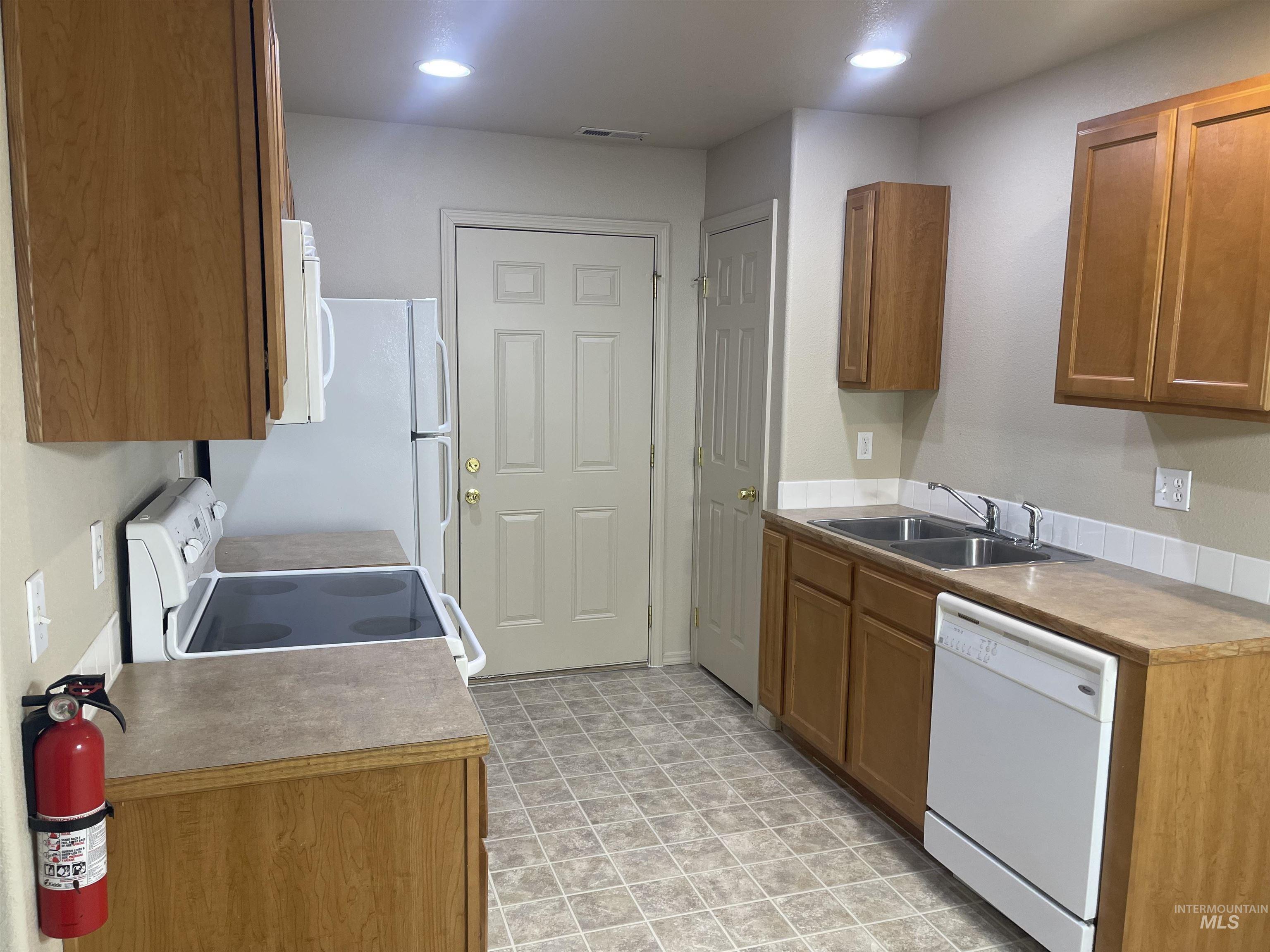 1175/1177 SE Freedom Circle, Mountain Home, Idaho 83647, 2 Bedrooms, 2 Bathrooms, Residential Income For Sale, Price $429,900,MLS 99002524