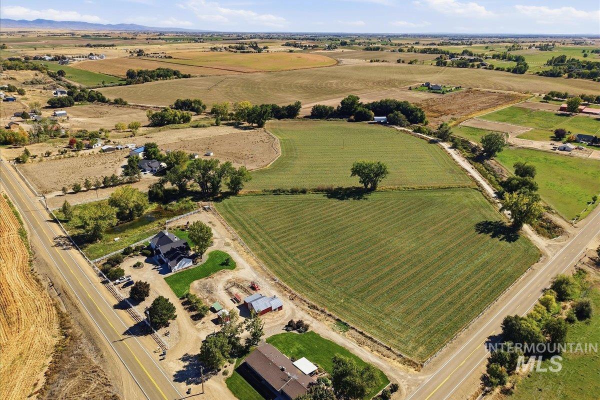 16921 Oasis Rd, Caldwell, Idaho 83607, 4 Bedrooms, 3.5 Bathrooms, Farm & Ranch For Sale, Price $1,400,000,MLS 99002526