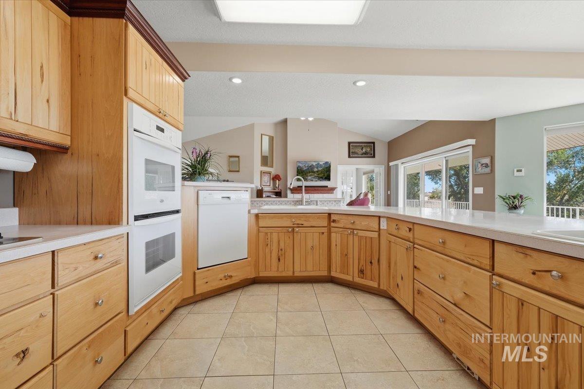 16921 Oasis Rd, Caldwell, Idaho 83607, 4 Bedrooms, 3.5 Bathrooms, Farm & Ranch For Sale, Price $1,400,000,MLS 99002526