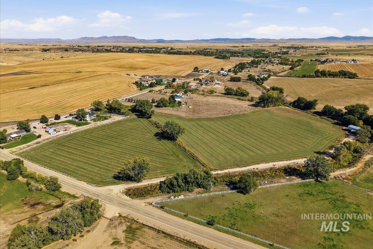 16921 Oasis Rd, Caldwell, Idaho 83607, 4 Bedrooms, 3.5 Bathrooms, Farm & Ranch For Sale, Price $1,400,000,MLS 99002526
