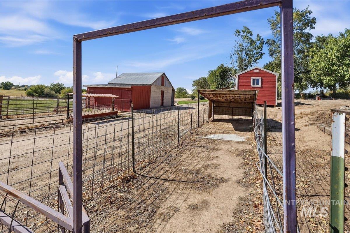 16921 Oasis Rd, Caldwell, Idaho 83607, 4 Bedrooms, 3.5 Bathrooms, Farm & Ranch For Sale, Price $1,400,000,MLS 99002526