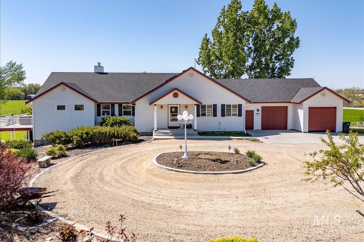 16921 Oasis Rd, Caldwell, Idaho 83607, 4 Bedrooms, 3.5 Bathrooms, Farm & Ranch For Sale, Price $1,400,000,MLS 99002526