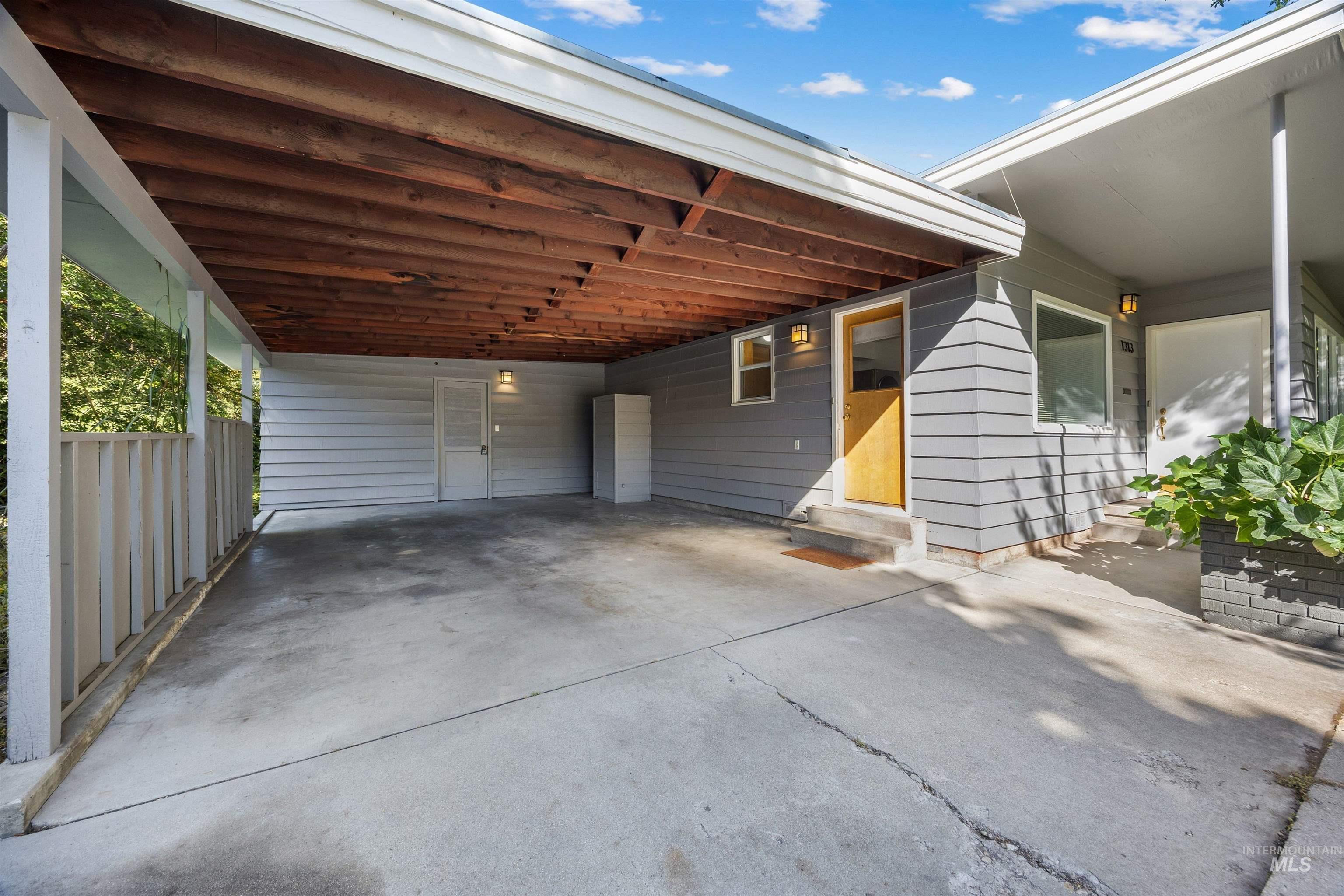 1313 S Pacific Street, Boise, Idaho 83705, 2 Bedrooms, 1 Bathroom, Residential For Sale, Price $370,000,MLS 99002527