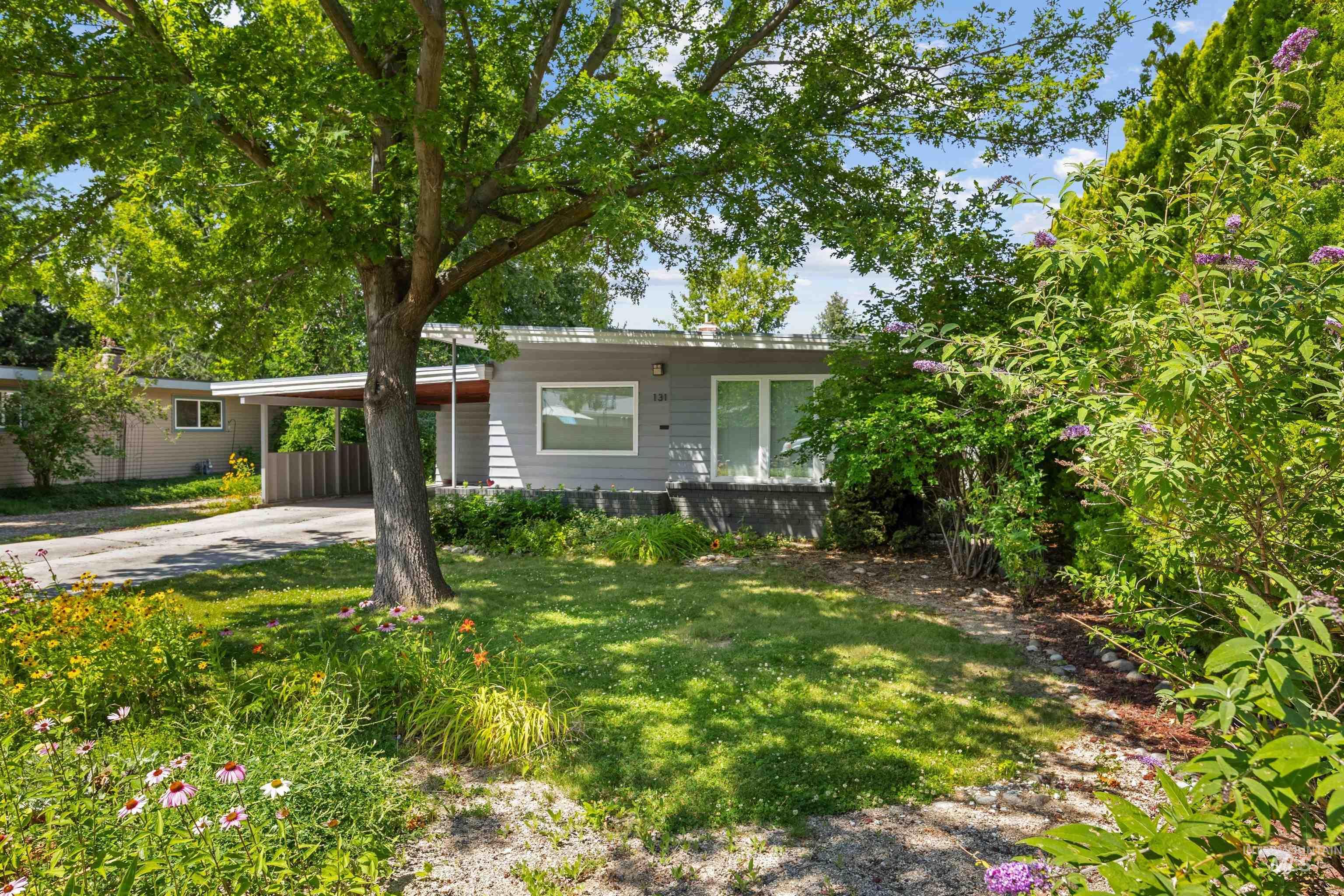 1313 S Pacific Street, Boise, Idaho 83705, 2 Bedrooms, 1 Bathroom, Residential For Sale, Price $370,000,MLS 99002527