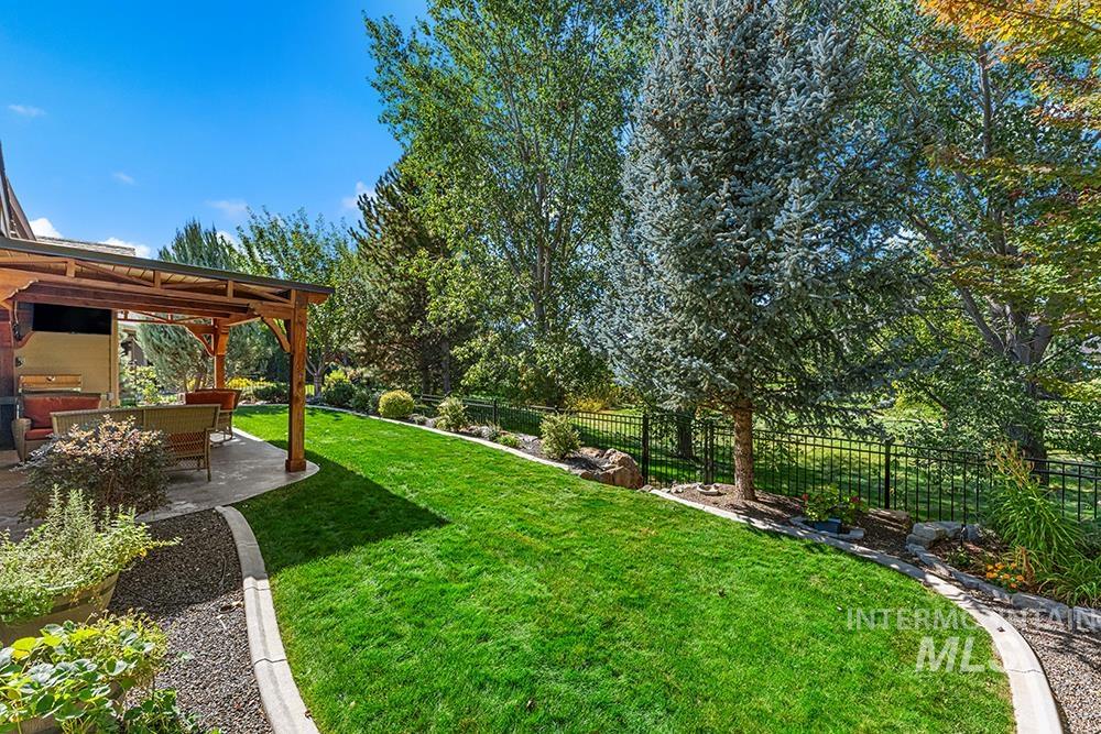 6737 N Moon Drummer Way, Meridian, Idaho 83646, 3 Bedrooms, 2 Bathrooms, Residential For Sale, Price $749,900,MLS 99002529