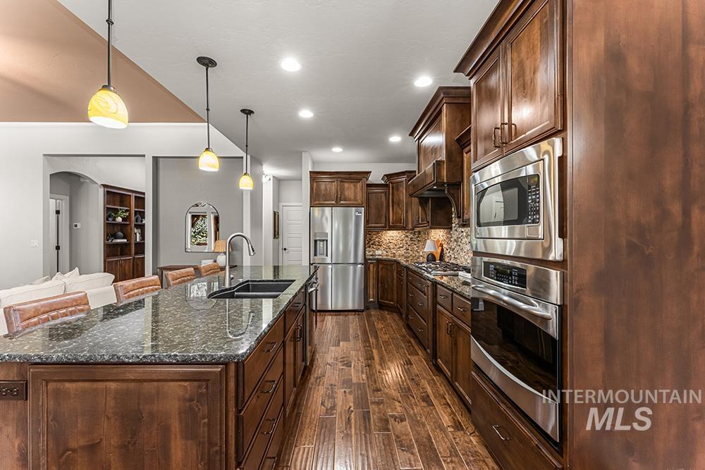 6737 N Moon Drummer Way, Meridian, Idaho 83646, 3 Bedrooms, 2 Bathrooms, Residential For Sale, Price $749,900,MLS 99002529