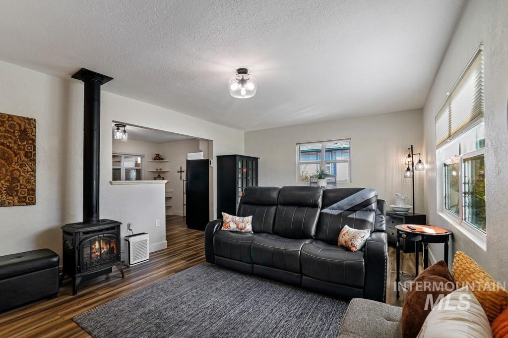 837 N 8th E, Mountain Home, Idaho 83647, 2 Bedrooms, 1 Bathroom, Residential For Sale, Price $274,900,MLS 99002532