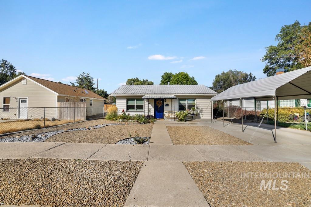 837 N 8th E, Mountain Home, Idaho 83647, 2 Bedrooms, 1 Bathroom, Residential For Sale, Price $274,900,MLS 99002532