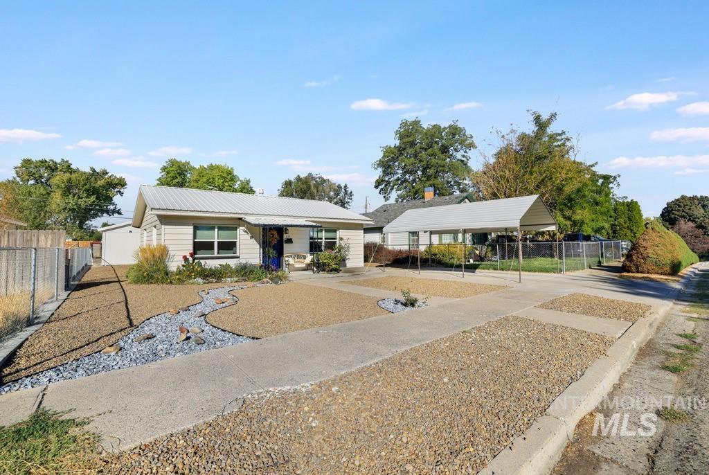 837 N 8th E, Mountain Home, Idaho 83647, 2 Bedrooms, 1 Bathroom, Residential For Sale, Price $274,900,MLS 99002532