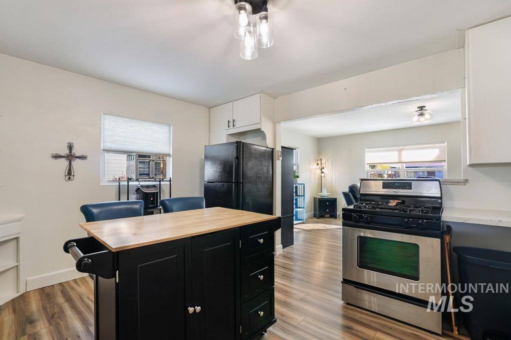 837 N 8th E, Mountain Home, Idaho 83647, 2 Bedrooms, 1 Bathroom, Residential For Sale, Price $274,900,MLS 99002532