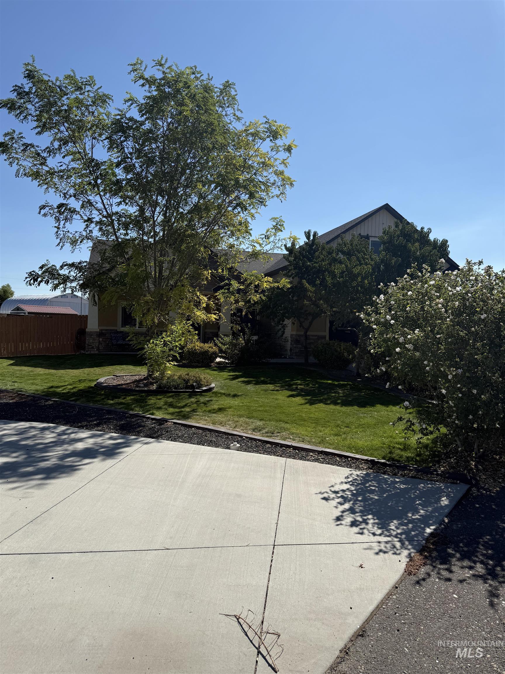 931 Applewood Dr., Buhl, Idaho 83316, 3 Bedrooms, 2.5 Bathrooms, Residential For Sale, Price $479,900,MLS 99002533