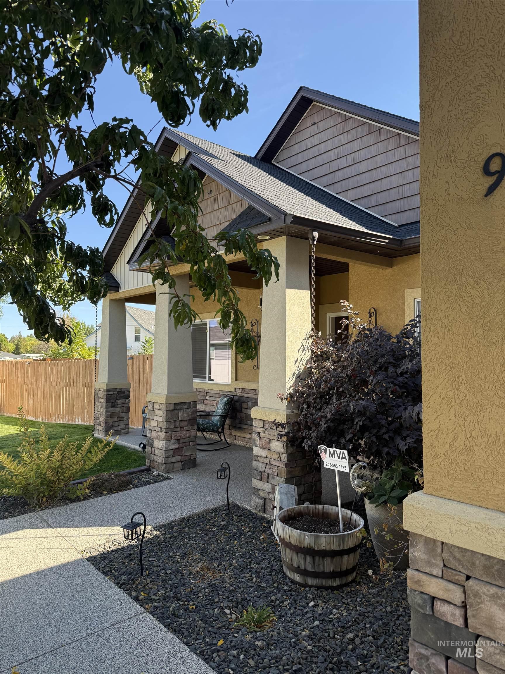931 Applewood Dr., Buhl, Idaho 83316, 3 Bedrooms, 2.5 Bathrooms, Residential For Sale, Price $479,900,MLS 99002533