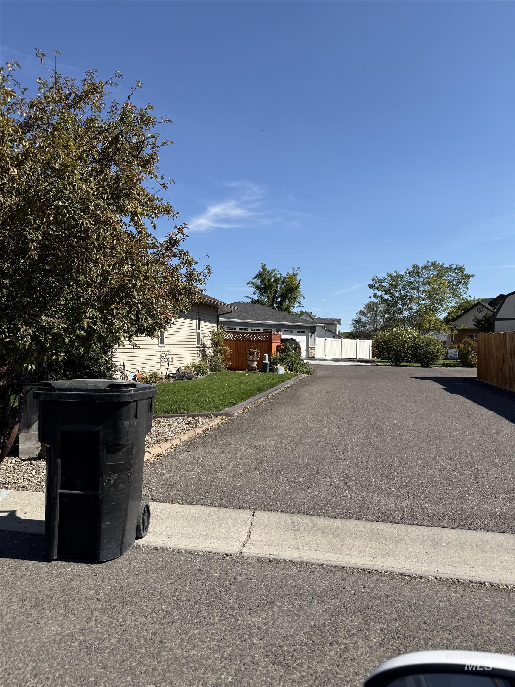 931 Applewood Dr., Buhl, Idaho 83316, 3 Bedrooms, 2.5 Bathrooms, Residential For Sale, Price $479,900,MLS 99002533
