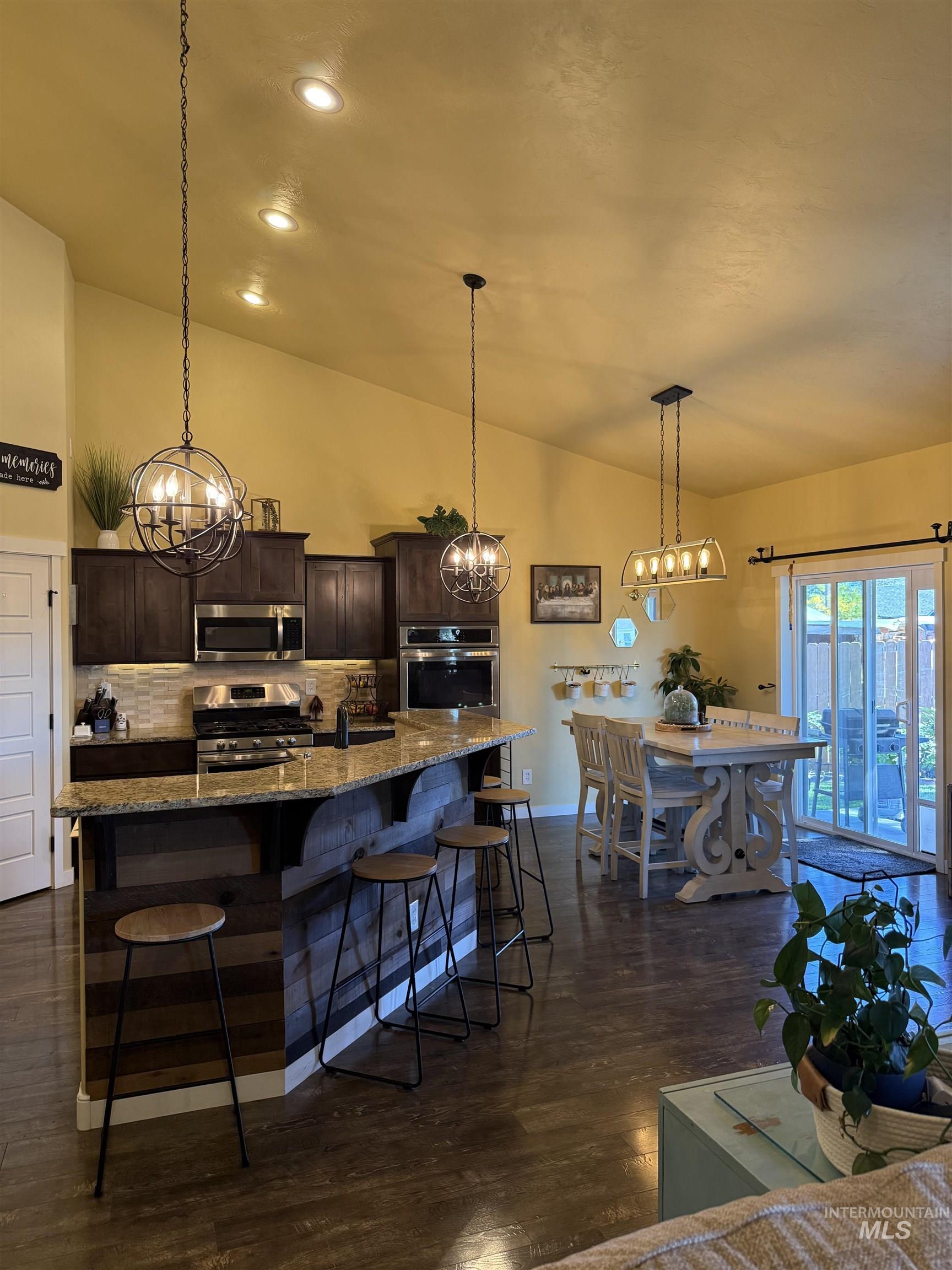 931 Applewood Dr., Buhl, Idaho 83316, 3 Bedrooms, 2.5 Bathrooms, Residential For Sale, Price $479,900,MLS 99002533
