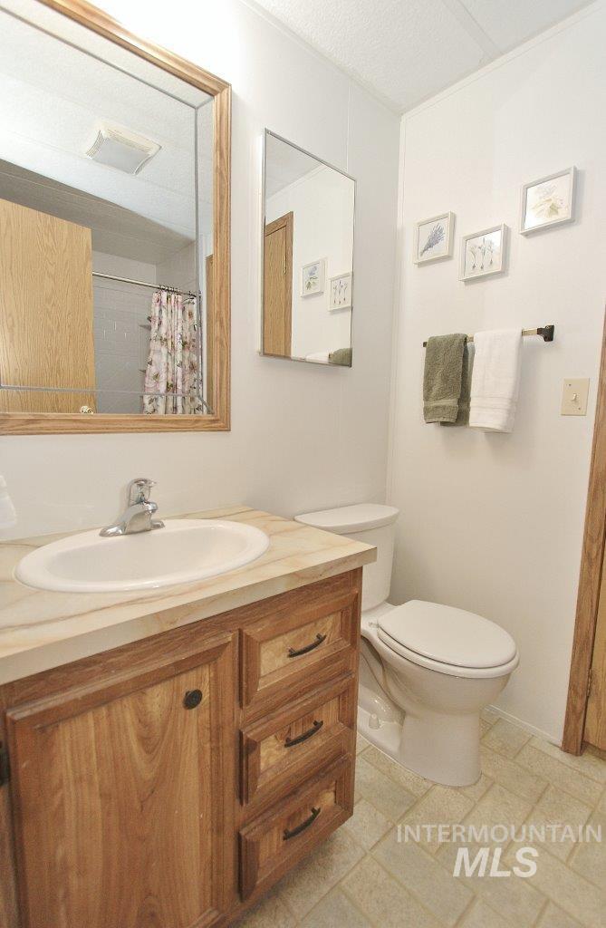 1907 W Flamingo Ave., Nampa, Idaho 83651, 2 Bedrooms, 2 Bathrooms, Residential For Sale, Price $179,900,MLS 99002536