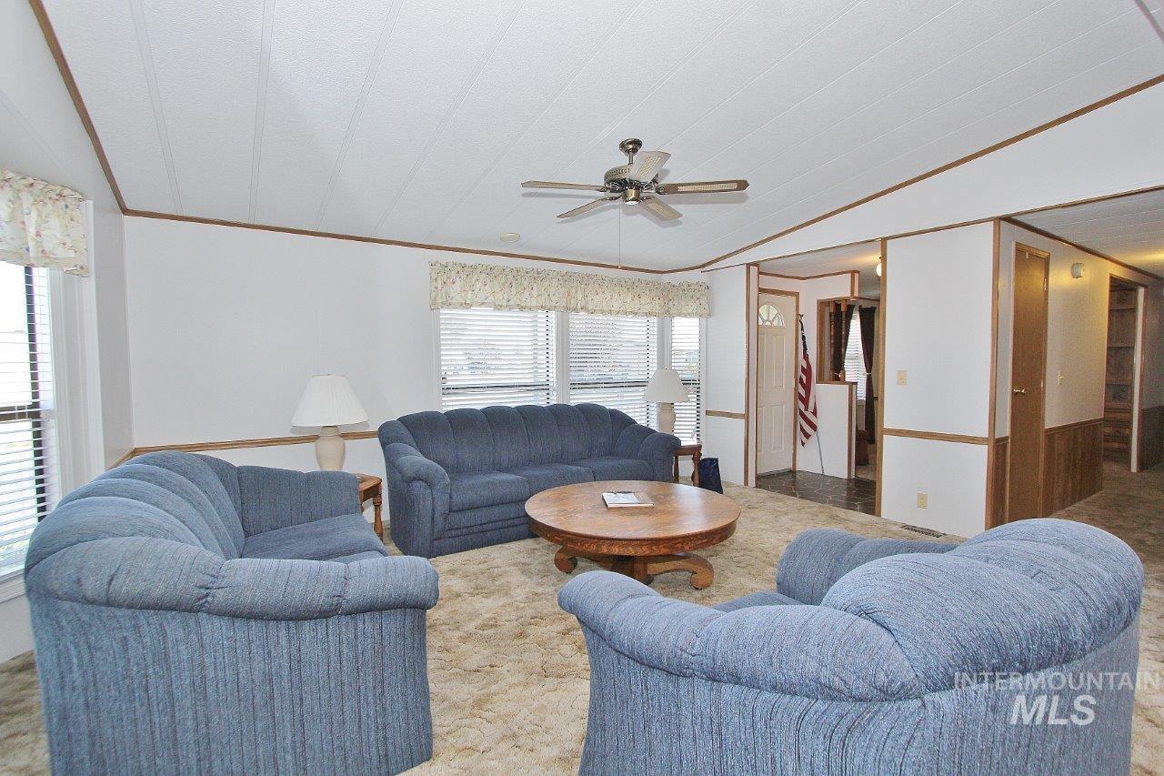 1907 W Flamingo Ave., Nampa, Idaho 83651, 2 Bedrooms, 2 Bathrooms, Residential For Sale, Price $179,900,MLS 99002536
