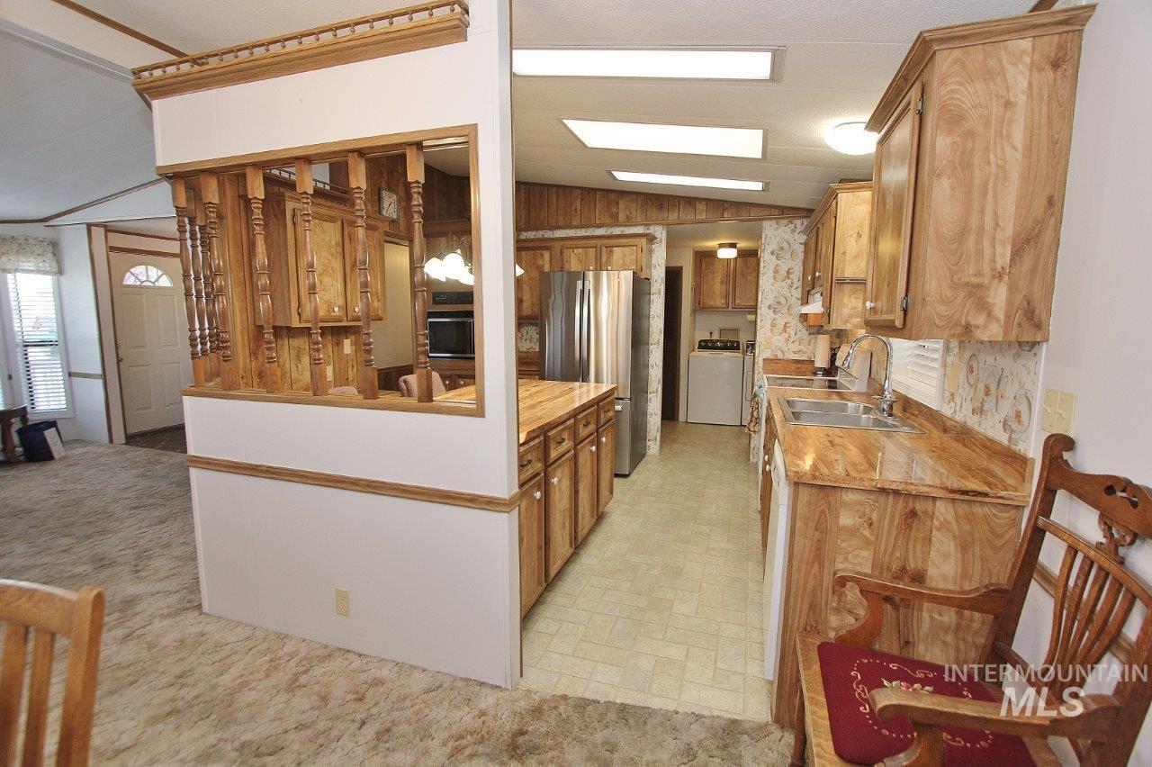 1907 W Flamingo Ave., Nampa, Idaho 83651, 2 Bedrooms, 2 Bathrooms, Residential For Sale, Price $179,900,MLS 99002536
