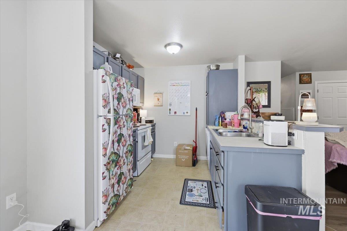 10042 W Garverdale Ln, Boise, Idaho 83704, 3 Bedrooms, 2 Bathrooms, Residential Income For Sale, Price $999,000,MLS 99002538