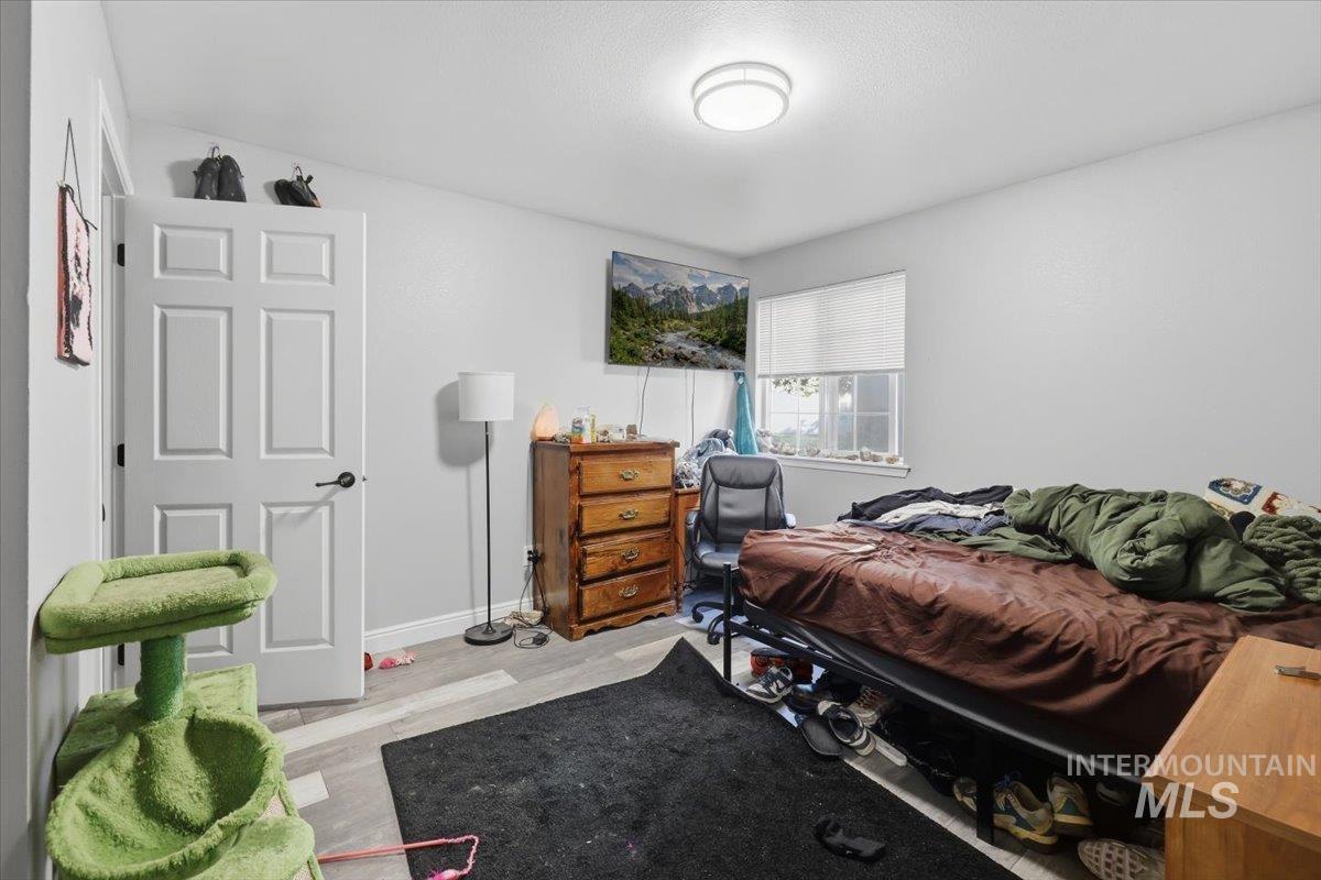 10042 W Garverdale Ln, Boise, Idaho 83704, 3 Bedrooms, 2 Bathrooms, Residential Income For Sale, Price $999,000,MLS 99002538