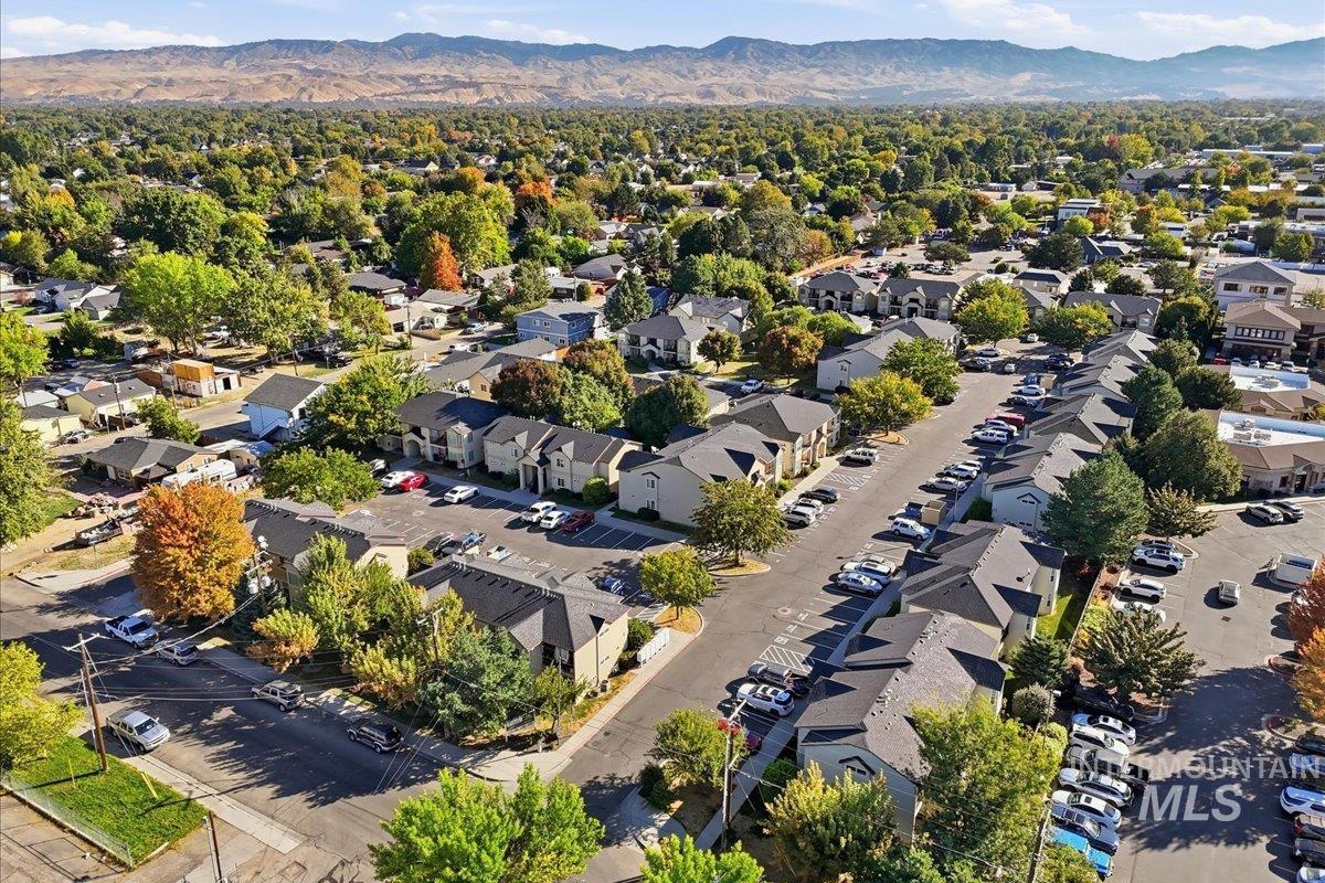 10042 W Garverdale Ln, Boise, Idaho 83704, 3 Bedrooms, 2 Bathrooms, Residential Income For Sale, Price $999,000,MLS 99002538
