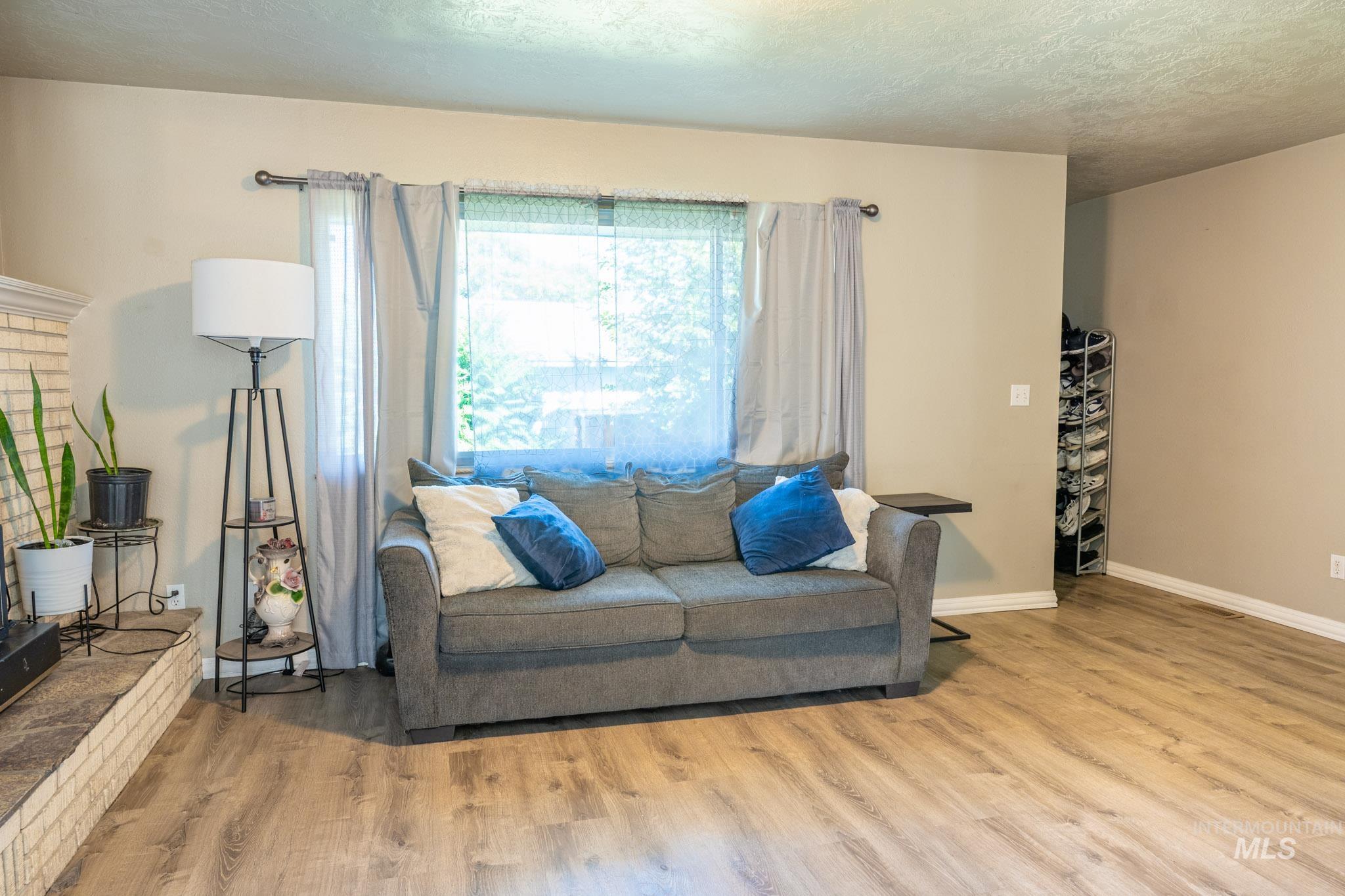 530 NW 11th St, Ontario, Oregon 97914, 3 Bedrooms, 2 Bathrooms, Residential For Sale, Price $275,000,MLS 99002540