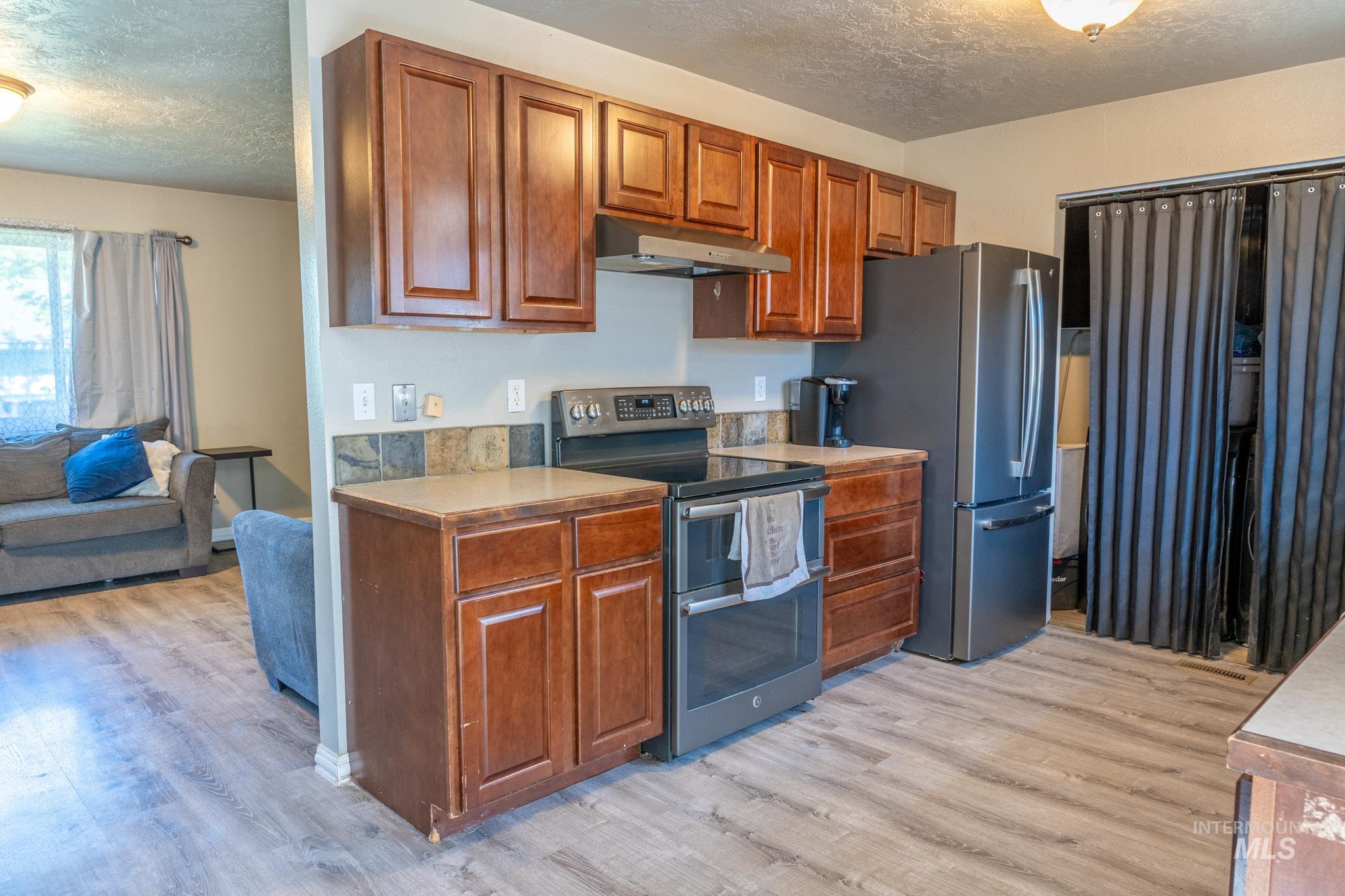 530 NW 11th St, Ontario, Oregon 97914, 3 Bedrooms, 2 Bathrooms, Residential For Sale, Price $275,000,MLS 99002540