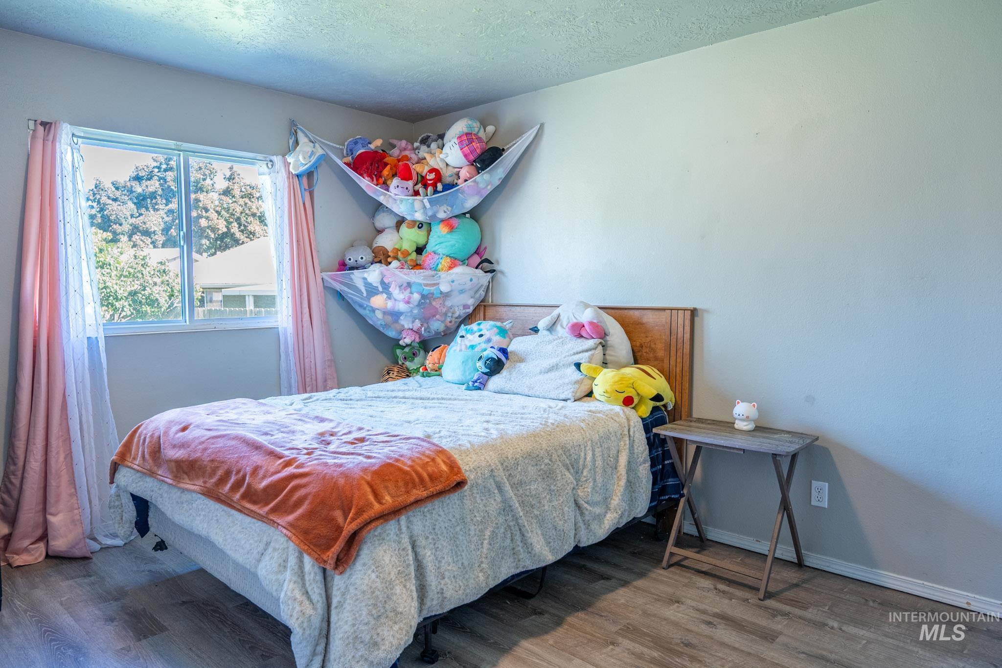 530 NW 11th St, Ontario, Oregon 97914, 3 Bedrooms, 2 Bathrooms, Residential For Sale, Price $275,000,MLS 99002540