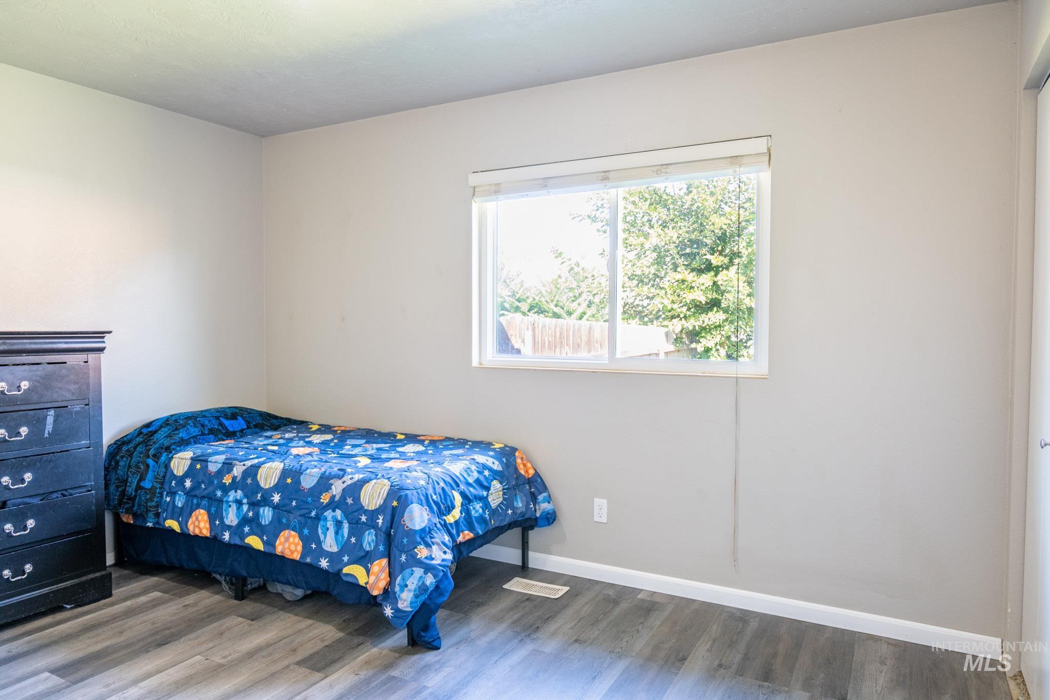 530 NW 11th St, Ontario, Oregon 97914, 3 Bedrooms, 2 Bathrooms, Residential For Sale, Price $275,000,MLS 99002540
