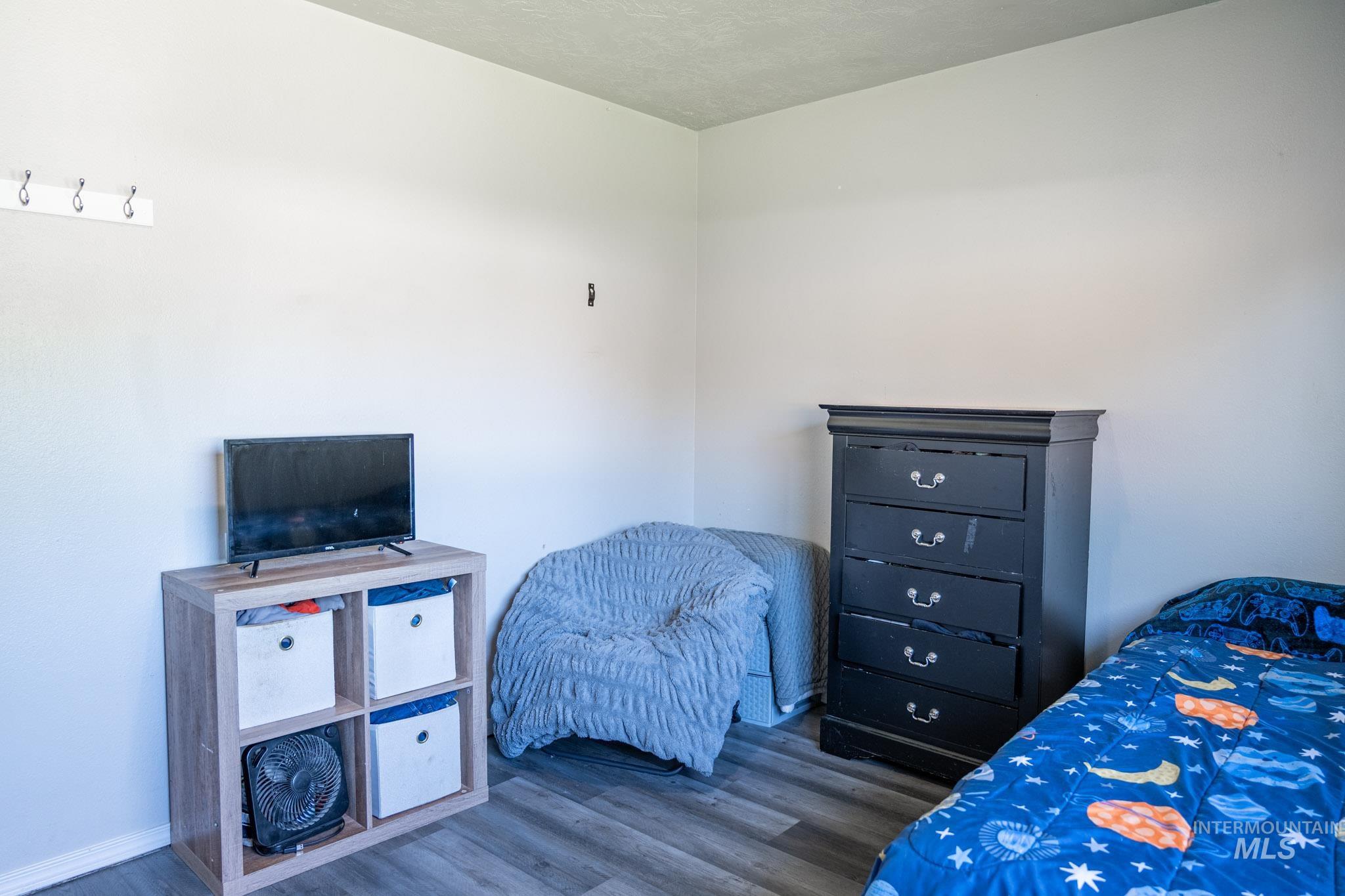 530 NW 11th St, Ontario, Oregon 97914, 3 Bedrooms, 2 Bathrooms, Residential For Sale, Price $275,000,MLS 99002540