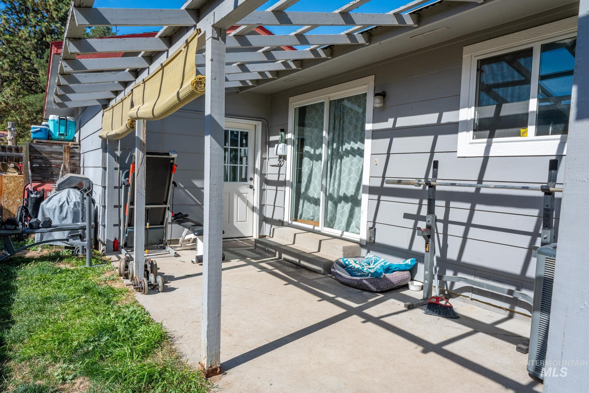530 NW 11th St, Ontario, Oregon 97914, 3 Bedrooms, 2 Bathrooms, Residential For Sale, Price $275,000,MLS 99002540