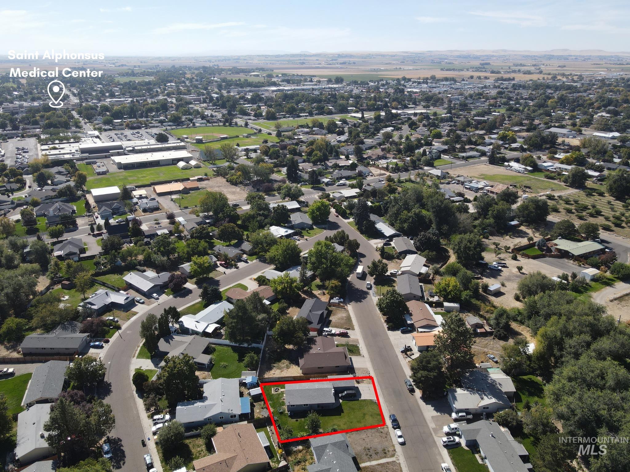 530 NW 11th St, Ontario, Oregon 97914, 3 Bedrooms, 2 Bathrooms, Residential For Sale, Price $275,000,MLS 99002540
