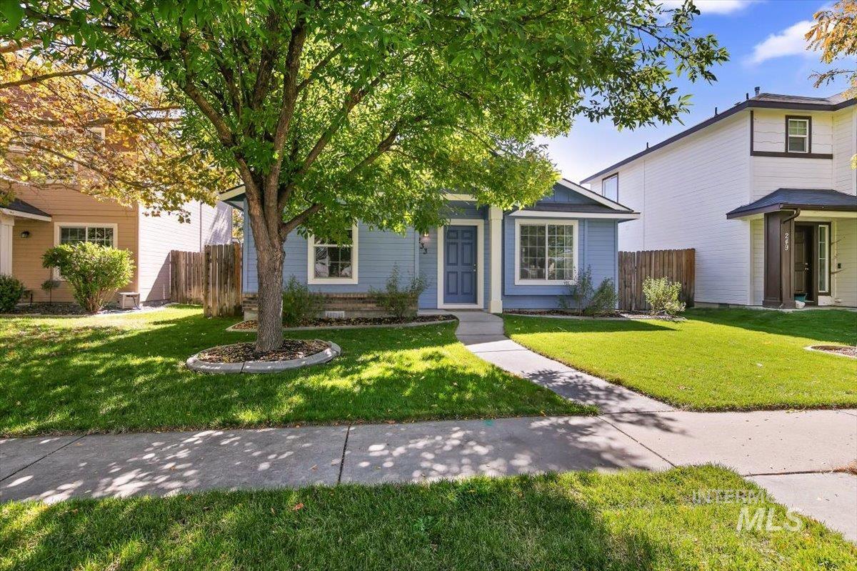 233 W Lava Falls Dr, Meridian, Idaho 83646, 3 Bedrooms, 2 Bathrooms, Residential For Sale, Price $399,900,MLS 99002542