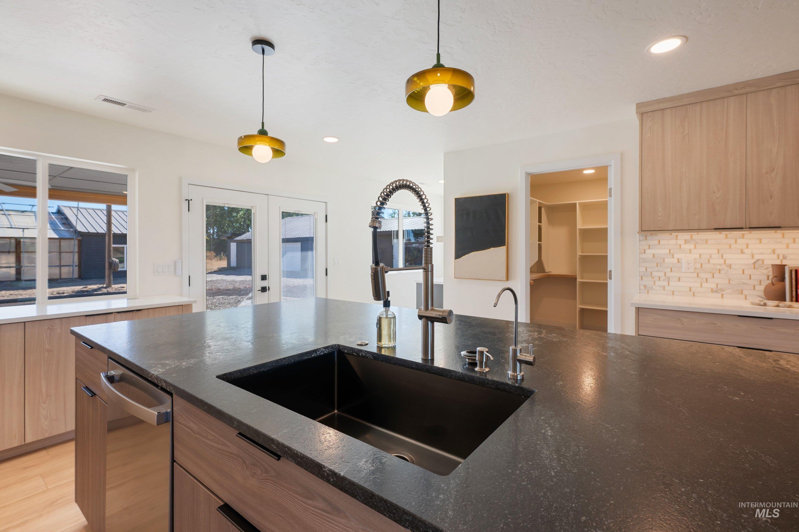 10490 Virginia Lane, Payette, Idaho 83661, 3 Bedrooms, 3 Bathrooms, Residential For Sale, Price $850,000, 99002543