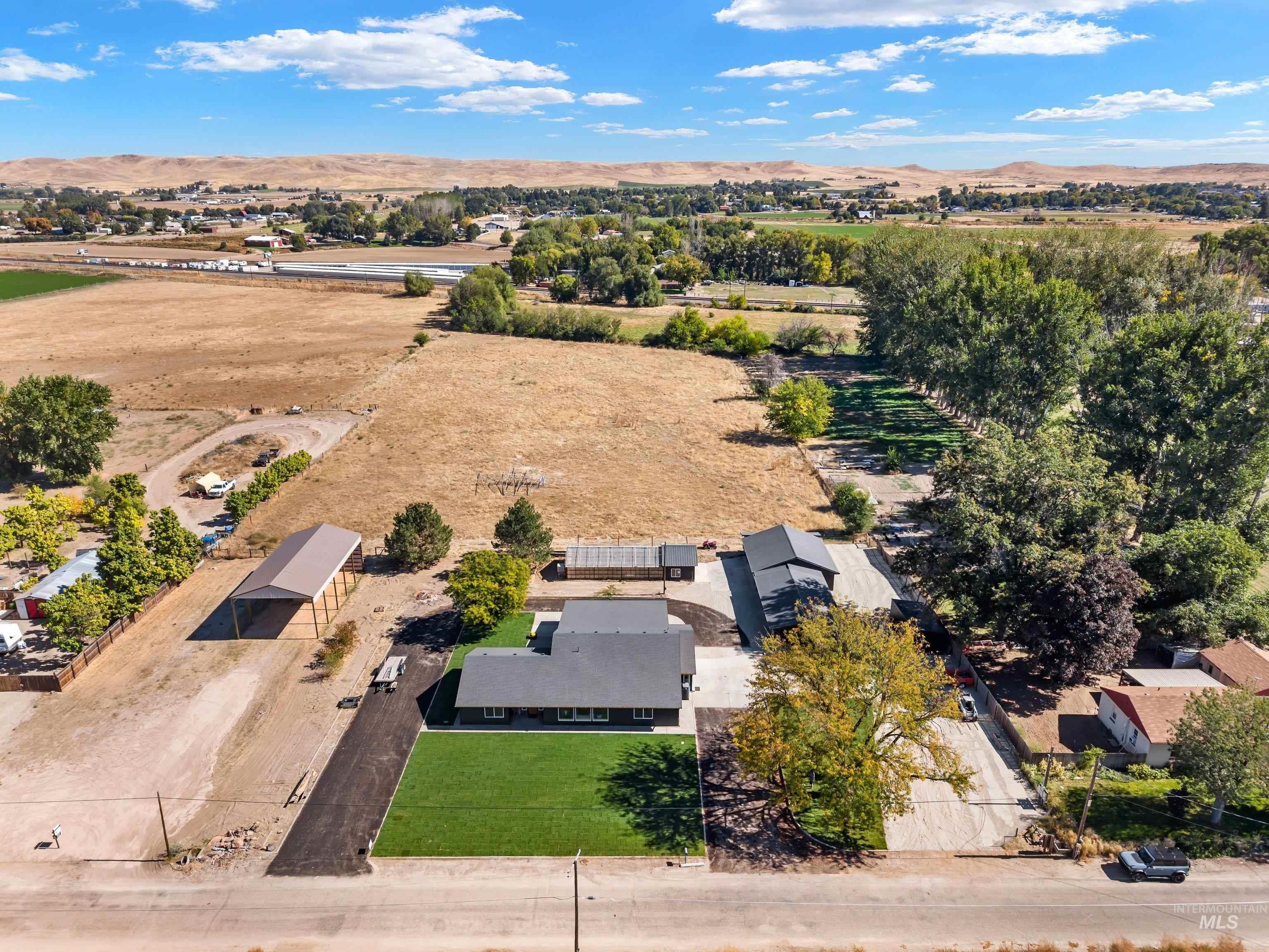 10490 Virginia Lane, Payette, Idaho 83661, 3 Bedrooms, 3 Bathrooms, Residential For Sale, Price $850,000, 99002543