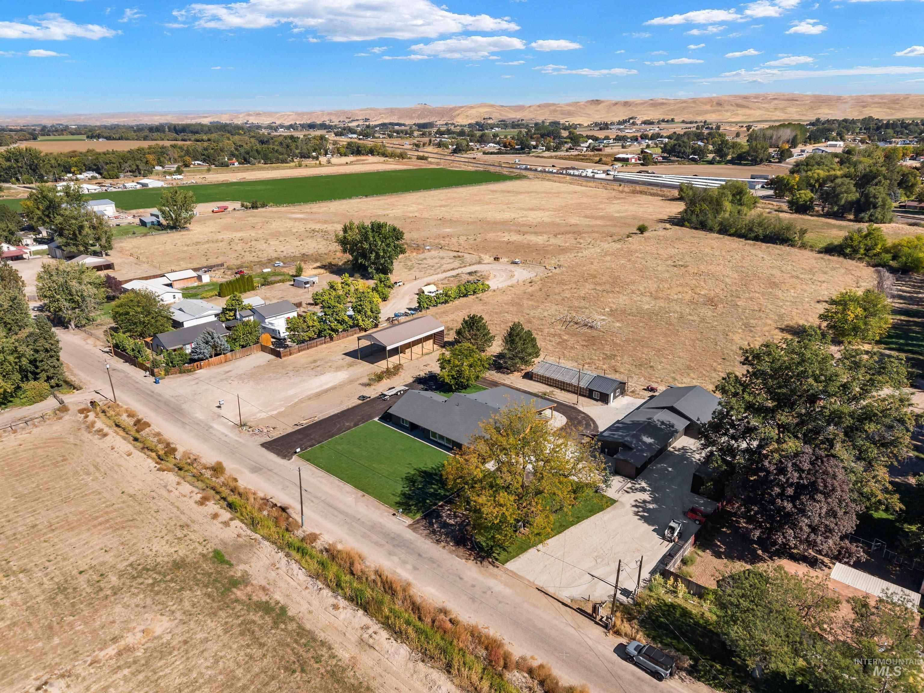 10490 Virginia Lane, Payette, Idaho 83661, 3 Bedrooms, 3 Bathrooms, Residential For Sale, Price $850,000, 99002543