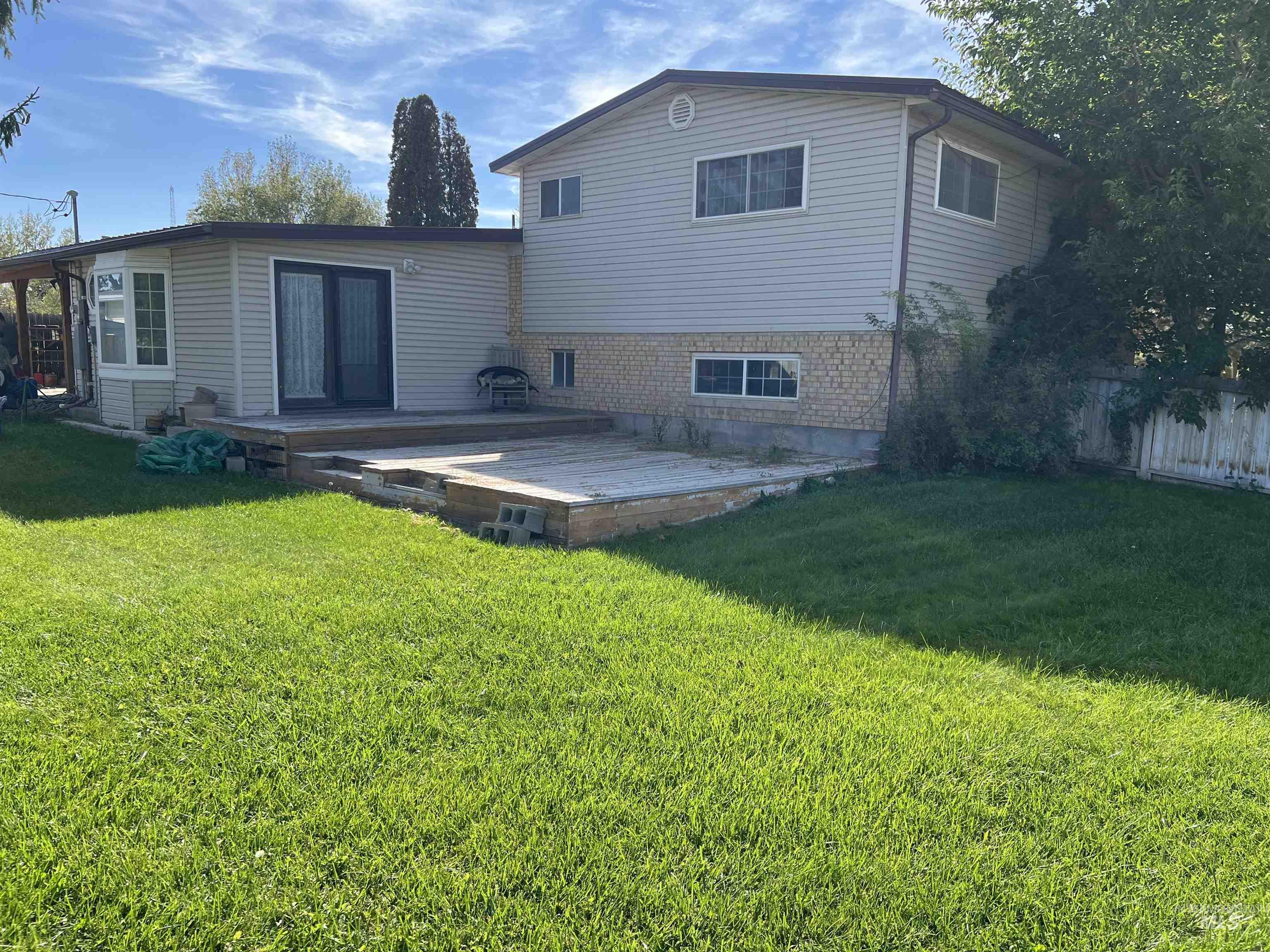 186 Clear Spring Dr, Twin Falls, Idaho 83301, 5 Bedrooms, 3 Bathrooms, Residential For Sale, Price $379,000,MLS 99002550