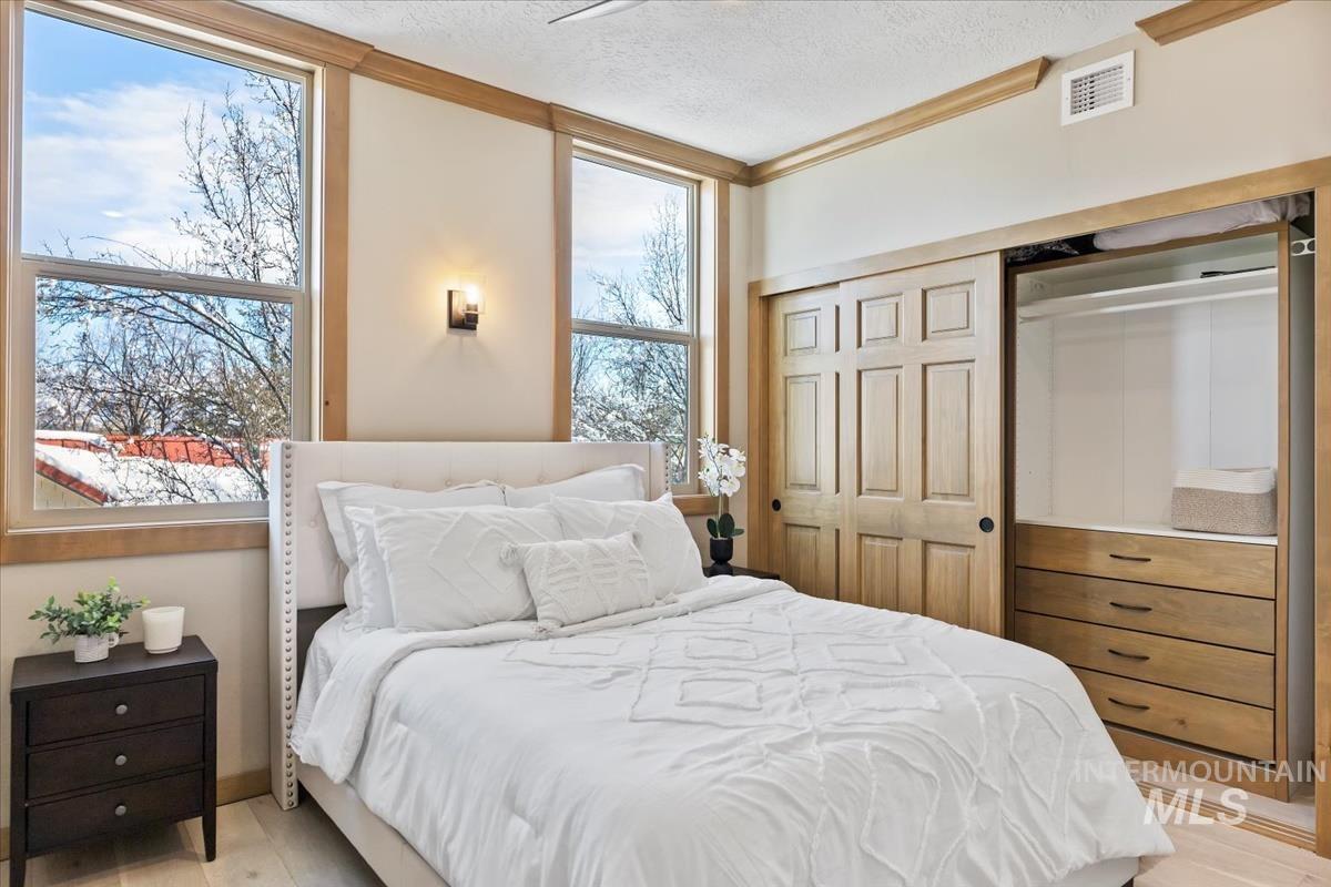 79 E Aikens Street, Eagle, Idaho 83616, 2 Bedrooms, 2 Bathrooms, Residential For Sale, Price $675,000,MLS 99002553