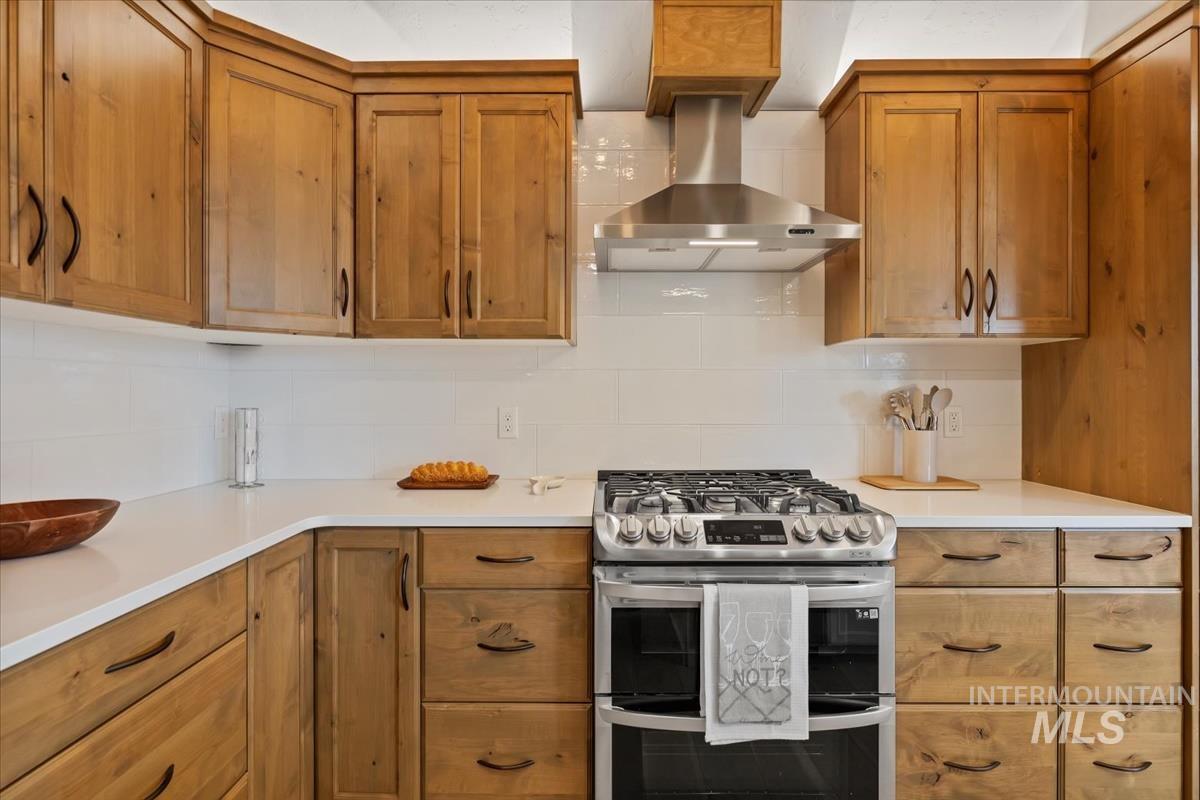 79 E Aikens Street, Eagle, Idaho 83616, 2 Bedrooms, 2 Bathrooms, Residential For Sale, Price $675,000,MLS 99002553