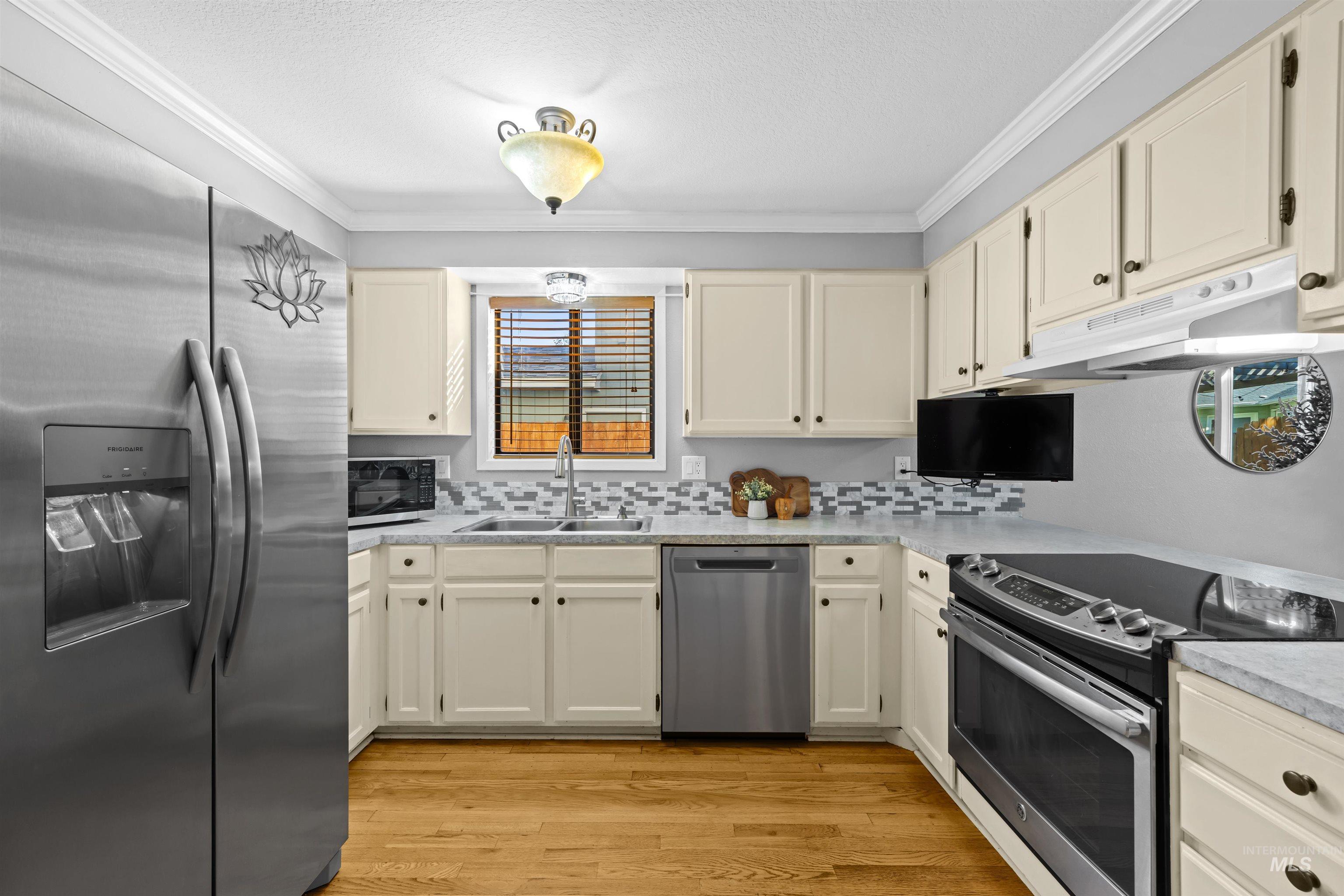 5253 W Grover St, Boise, Idaho 83705, 2 Bedrooms, 2.5 Bathrooms, Residential For Sale, Price $374,900, 99002554