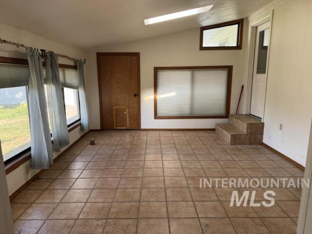 2307 S Columbus St, Boise, Idaho 83705, 3 Bedrooms, 2 Bathrooms, Residential For Sale, Price $596,000, 99002557