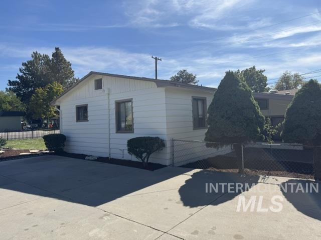 2307 S Columbus St, Boise, Idaho 83705, 3 Bedrooms, 2 Bathrooms, Residential For Sale, Price $596,000, 99002557